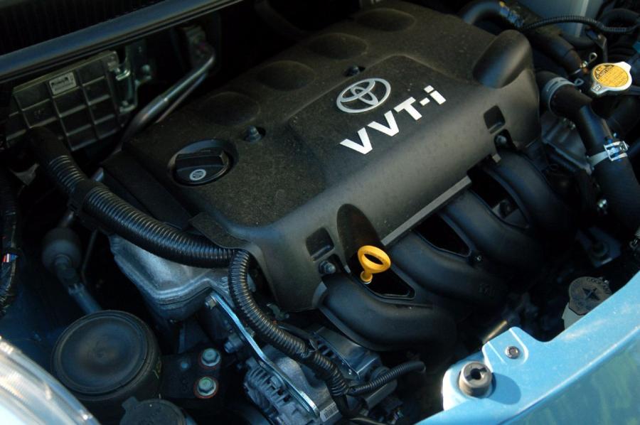  Toyota Yaris 2008 года  (фото 12 из 38)
